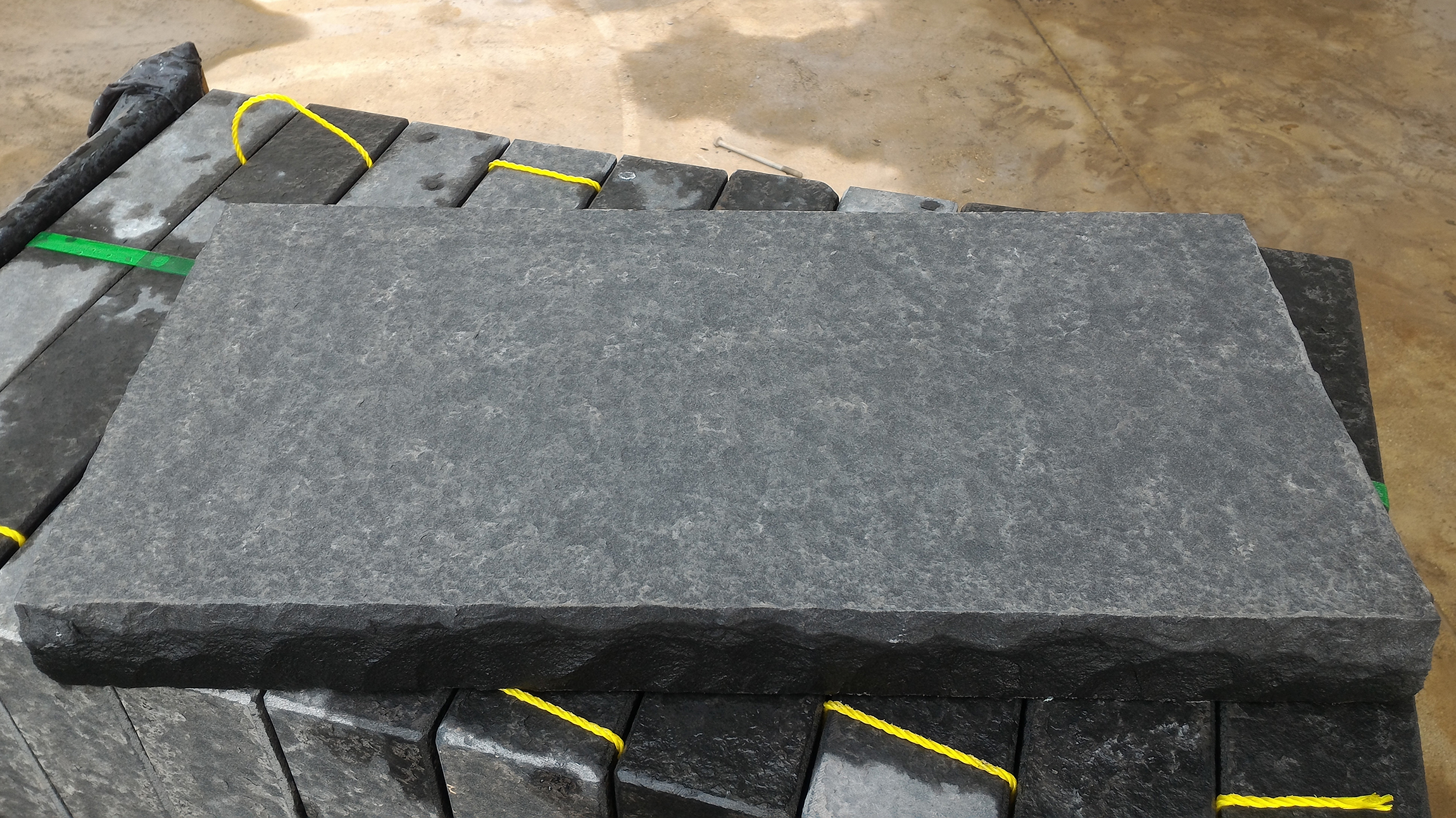 Basalt paving stones (1)